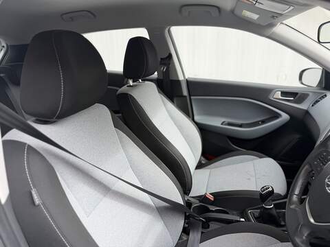 Hyundai i20 1.4 SE Hatchback 5dr Petrol Manual Euro 6 (100 ps) - U406