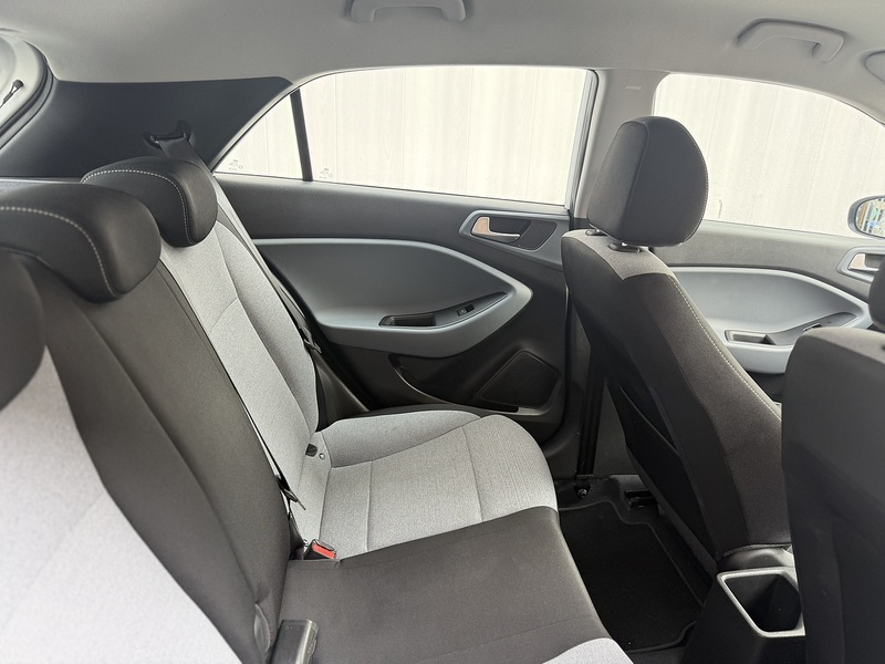 Hyundai i20 1.4 SE Hatchback 5dr Petrol Manual Euro 6 (100 ps) - U406