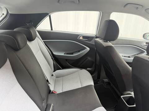 Hyundai i20 1.4 SE Hatchback 5dr Petrol Manual Euro 6 (100 ps) - U406