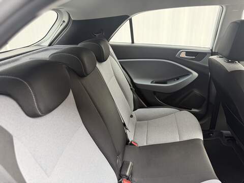 Hyundai i20 1.4 SE Hatchback 5dr Petrol Manual Euro 6 (100 ps) - U406