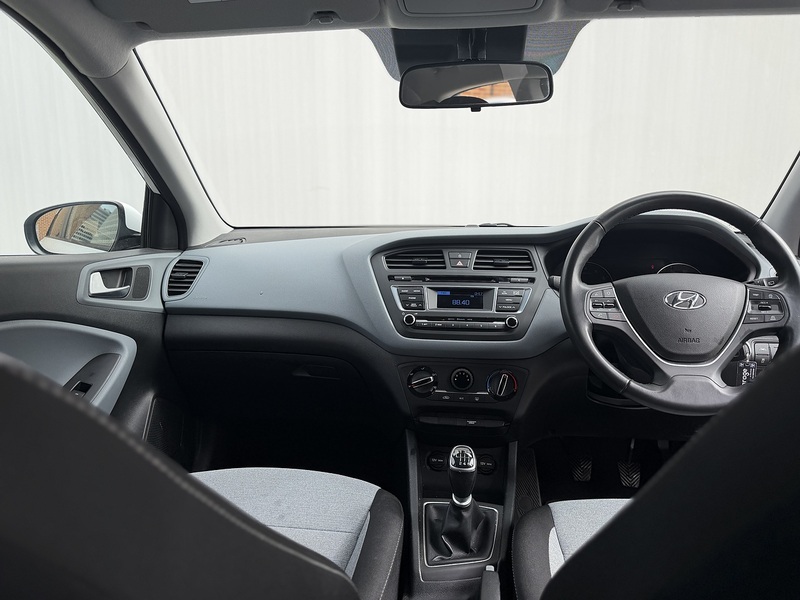Hyundai i20 1.4 SE Hatchback 5dr Petrol Manual Euro 6 (100 ps) - U406