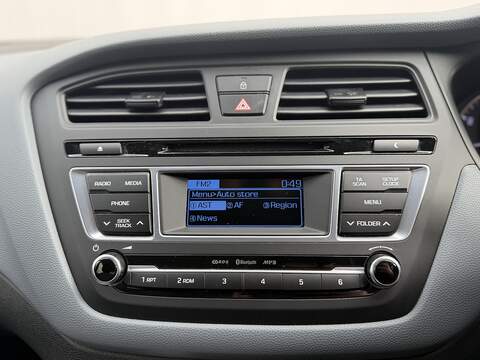 Hyundai i20 1.4 SE Hatchback 5dr Petrol Manual Euro 6 (100 ps) - U406