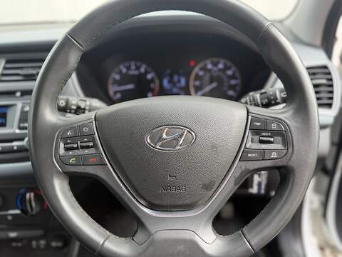 Hyundai i20 1.4 SE Hatchback 5dr Petrol Manual Euro 6 (100 ps) - U406