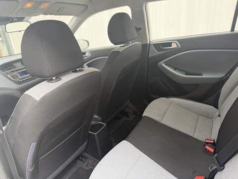 Hyundai i20 1.4 SE Hatchback 5dr Petrol Manual Euro 6 (100 ps) - U406