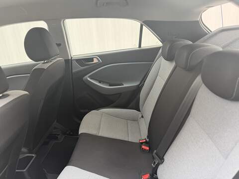 Hyundai i20 1.4 SE Hatchback 5dr Petrol Manual Euro 6 (100 ps) - U406