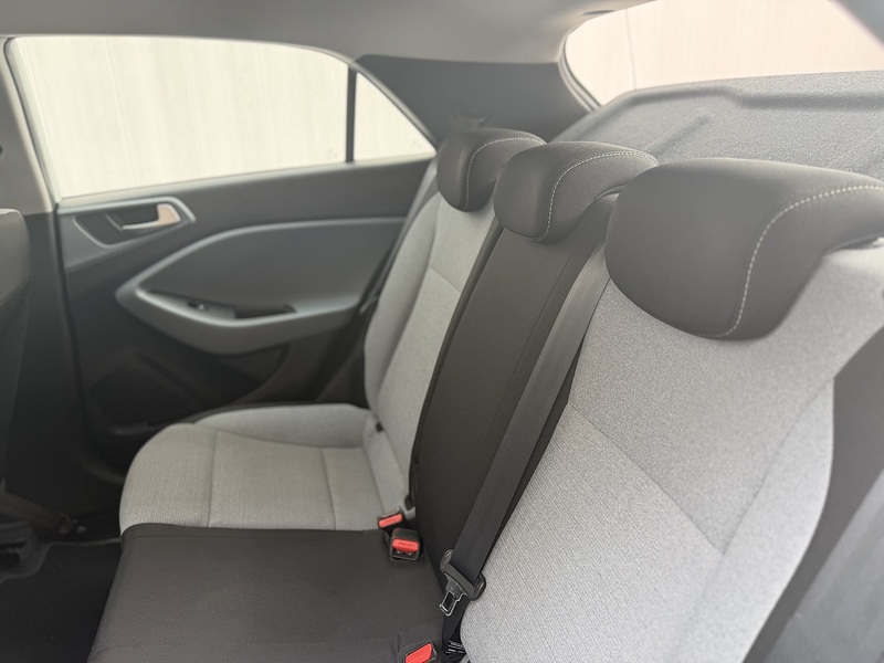 Hyundai i20 1.4 SE Hatchback 5dr Petrol Manual Euro 6 (100 ps) - U406