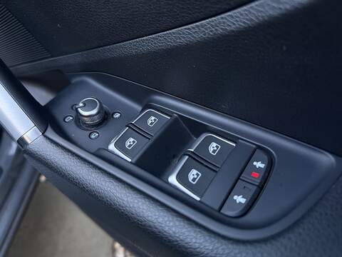 Audi Q2 1.5 TFSI CoD 35 S line SUV 5dr Petrol S Tronic Euro 6 (s/s) (150 ps) - U407