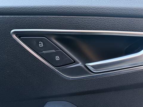 Audi Q2 1.5 TFSI CoD 35 S line SUV 5dr Petrol S Tronic Euro 6 (s/s) (150 ps) - U407