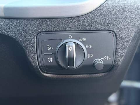 Audi Q2 1.5 TFSI CoD 35 S line SUV 5dr Petrol S Tronic Euro 6 (s/s) (150 ps) - U407