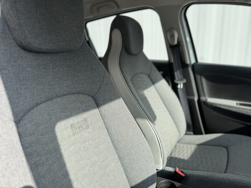 Renault Zoe R135 52kWh Iconic Hatchback 5dr Electric Auto (i) (134 bhp) - U410