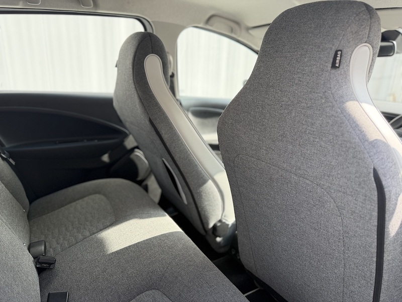 Renault Zoe R135 52kWh Iconic Hatchback 5dr Electric Auto (i) (134 bhp) - U410