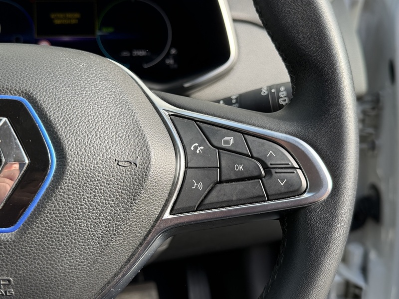 Renault Zoe R135 52kWh Iconic Hatchback 5dr Electric Auto (i) (134 bhp) - U410