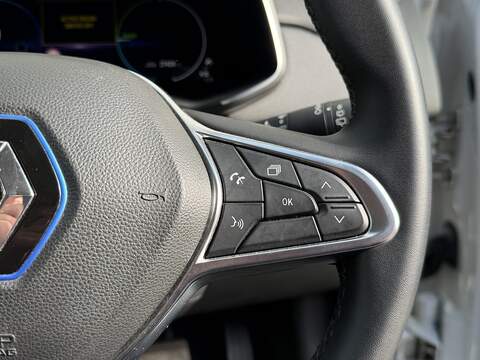 Renault Zoe R135 52kWh Iconic Hatchback 5dr Electric Auto (i) (134 bhp) - U410
