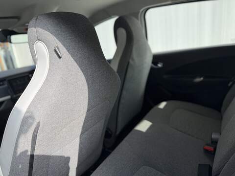 Renault Zoe R135 52kWh Iconic Hatchback 5dr Electric Auto (i) (134 bhp) - U410