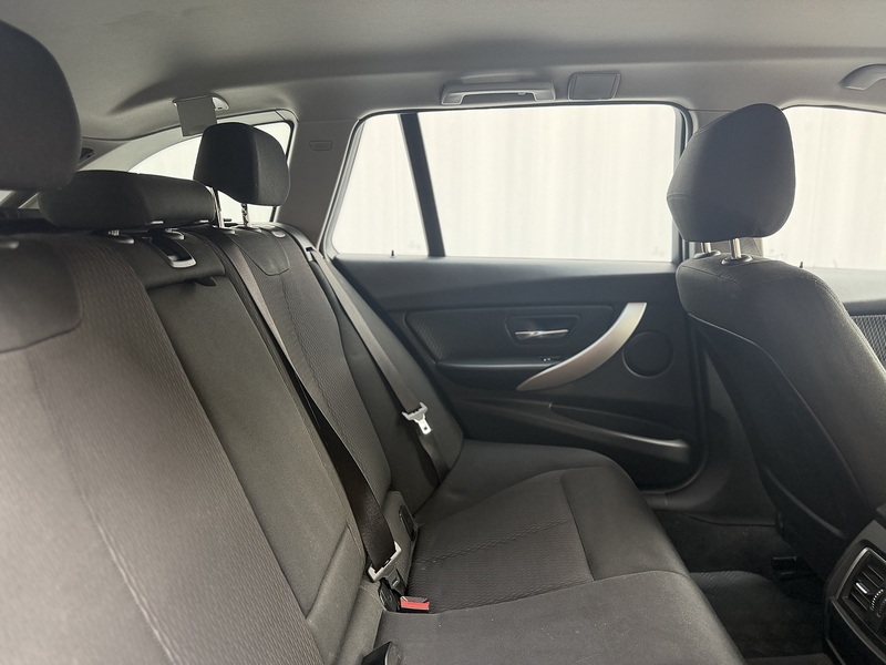 BMW 3 Series 2.0 320d SE Touring 5dr Diesel Auto Euro 6 (s/s) (190 ps) - U411