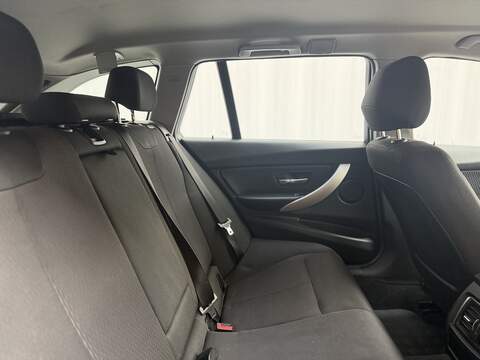 BMW 3 Series 2.0 320d SE Touring 5dr Diesel Auto Euro 6 (s/s) (190 ps) - U411