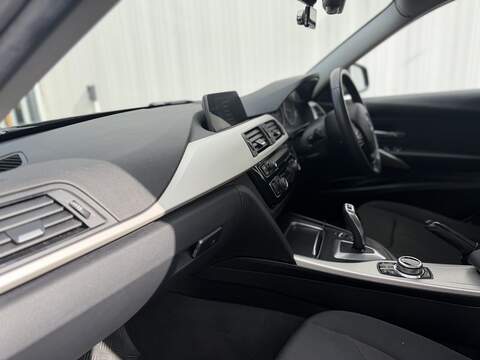 BMW 3 Series 2.0 320d SE Touring 5dr Diesel Auto Euro 6 (s/s) (190 ps) - U411
