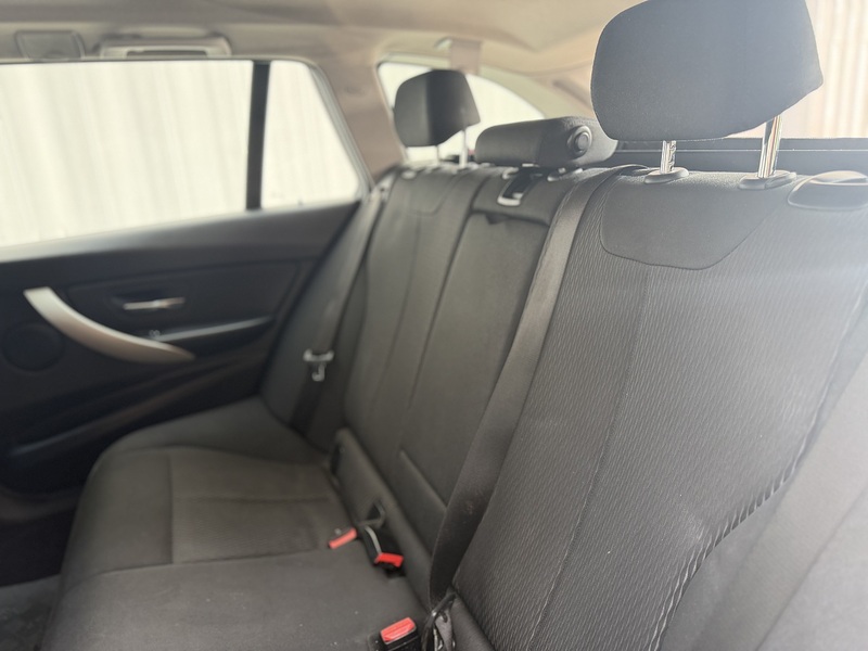 BMW 3 Series 2.0 320d SE Touring 5dr Diesel Auto Euro 6 (s/s) (190 ps) - U411