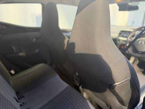 Toyota AYGO 1.0 VVT-i x-trend Hatchback 5dr Petrol x-shift Euro 6 (Safety Sense) (71 ps) - U424