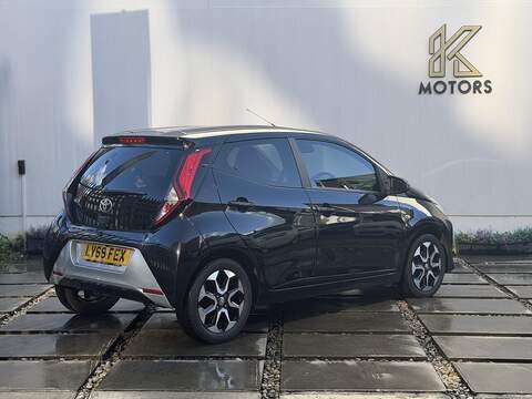 Toyota AYGO 1.0 VVT-i x-trend Hatchback 5dr Petrol x-shift Euro 6 (Safety Sense) (71 ps) - U424