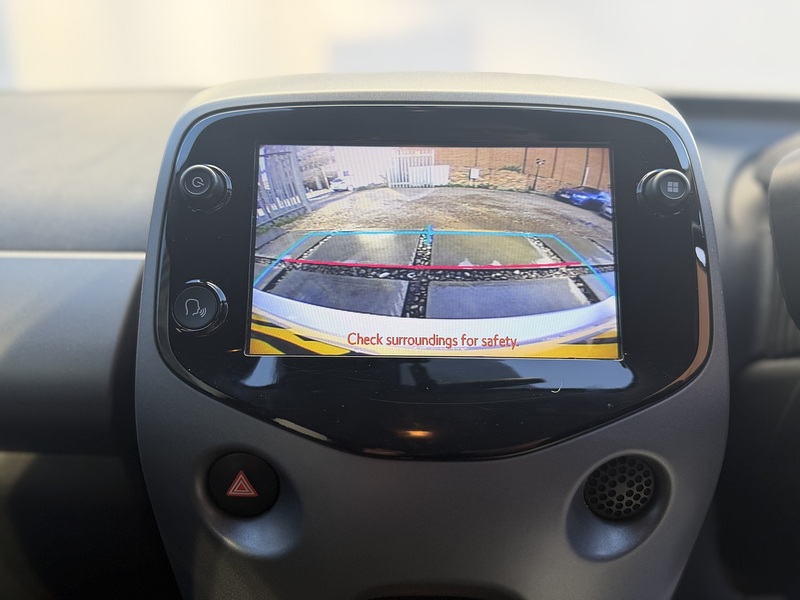 Toyota AYGO 1.0 VVT-i x-trend Hatchback 5dr Petrol x-shift Euro 6 (Safety Sense) (71 ps) - U424