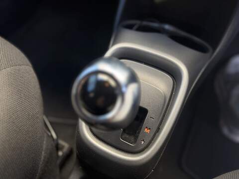 Toyota AYGO 1.0 VVT-i x-trend Hatchback 5dr Petrol x-shift Euro 6 (Safety Sense) (71 ps) - U424