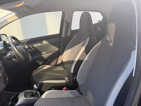 Toyota AYGO 1.0 VVT-i x-trend Hatchback 5dr Petrol x-shift Euro 6 (Safety Sense) (71 ps) - U424