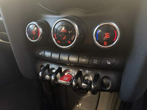 MINI Hatch 1.5 Cooper Classic Hatchback 5dr Petrol Steptronic Euro 6 (s/s) (136 ps) - U427