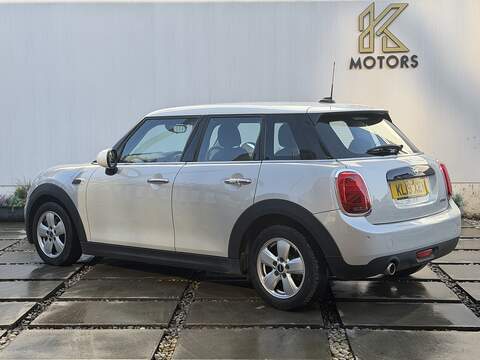 MINI Hatch 1.5 Cooper Classic Hatchback 5dr Petrol Steptronic Euro 6 (s/s) (136 ps) - U427