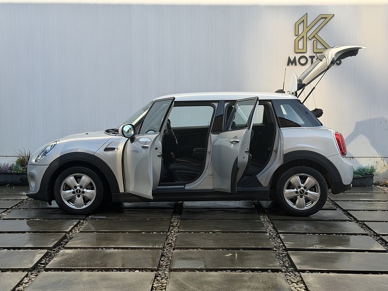 MINI Hatch 1.5 Cooper Classic Hatchback 5dr Petrol Steptronic Euro 6 (s/s) (136 ps) - U427