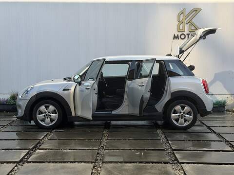 MINI Hatch 1.5 Cooper Classic Hatchback 5dr Petrol Steptronic Euro 6 (s/s) (136 ps) - U427