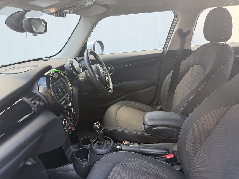 MINI Hatch 1.5 Cooper Classic Hatchback 5dr Petrol Steptronic Euro 6 (s/s) (136 ps) - U427