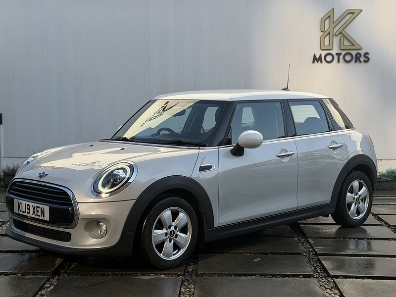 MINI Hatch 1.5 Cooper Classic Hatchback 5dr Petrol Steptronic Euro 6 (s/s) (136 ps) - U427