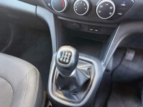 Hyundai i10 1.0 SE Hatchback 5dr Petrol Manual Euro 6 (67 ps) - U431