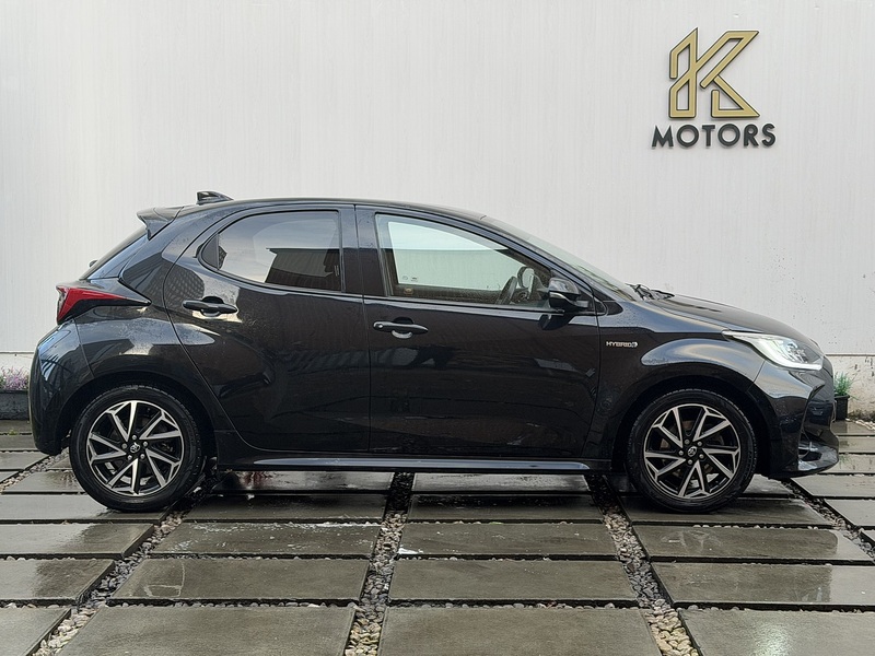 Toyota Yaris 1.5 VVT-h Design Hatchback 5dr Petrol Hybrid E-CVT Euro 6 (s/s) (116 ps) - U435