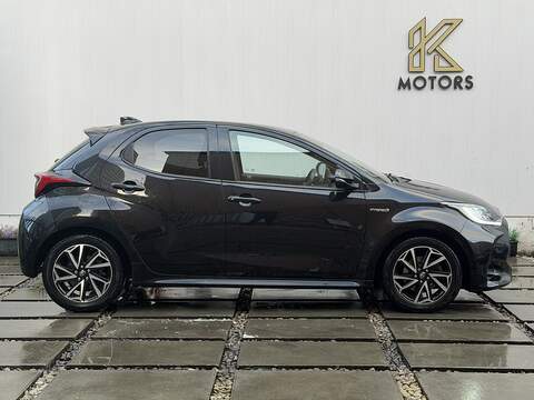 Toyota Yaris 1.5 VVT-h Design Hatchback 5dr Petrol Hybrid E-CVT Euro 6 (s/s) (116 ps) - U435