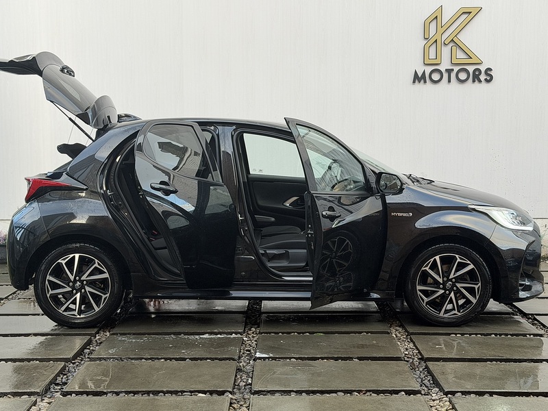 Toyota Yaris 1.5 VVT-h Design Hatchback 5dr Petrol Hybrid E-CVT Euro 6 (s/s) (116 ps) - U435