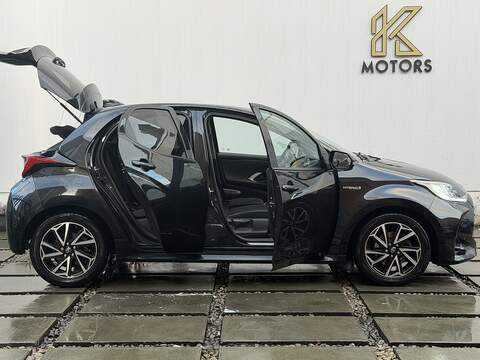 Toyota Yaris 1.5 VVT-h Design Hatchback 5dr Petrol Hybrid E-CVT Euro 6 (s/s) (116 ps) - U435