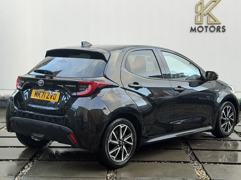 Toyota Yaris 1.5 VVT-h Design Hatchback 5dr Petrol Hybrid E-CVT Euro 6 (s/s) (116 ps) - U435