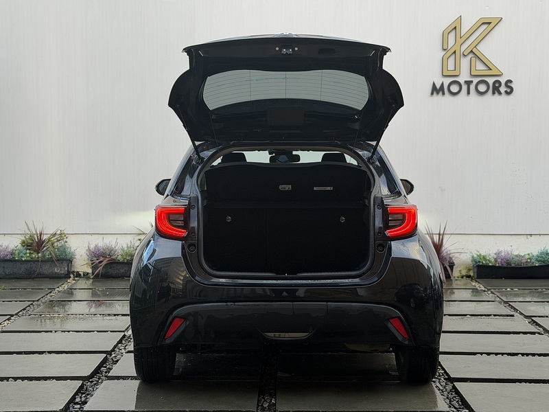 Toyota Yaris 1.5 VVT-h Design Hatchback 5dr Petrol Hybrid E-CVT Euro 6 (s/s) (116 ps) - U435