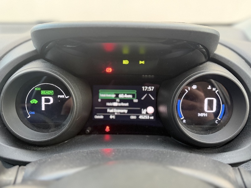 Toyota Yaris 1.5 VVT-h Design Hatchback 5dr Petrol Hybrid E-CVT Euro 6 (s/s) (116 ps) - U435