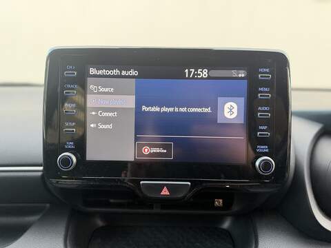 Toyota Yaris 1.5 VVT-h Design Hatchback 5dr Petrol Hybrid E-CVT Euro 6 (s/s) (116 ps) - U435