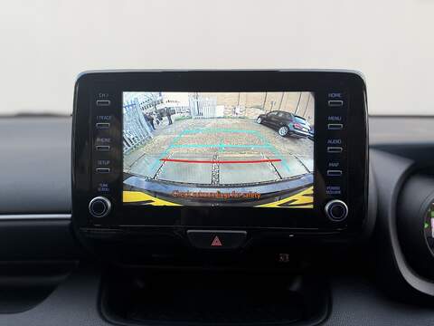 Toyota Yaris 1.5 VVT-h Design Hatchback 5dr Petrol Hybrid E-CVT Euro 6 (s/s) (116 ps) - U435