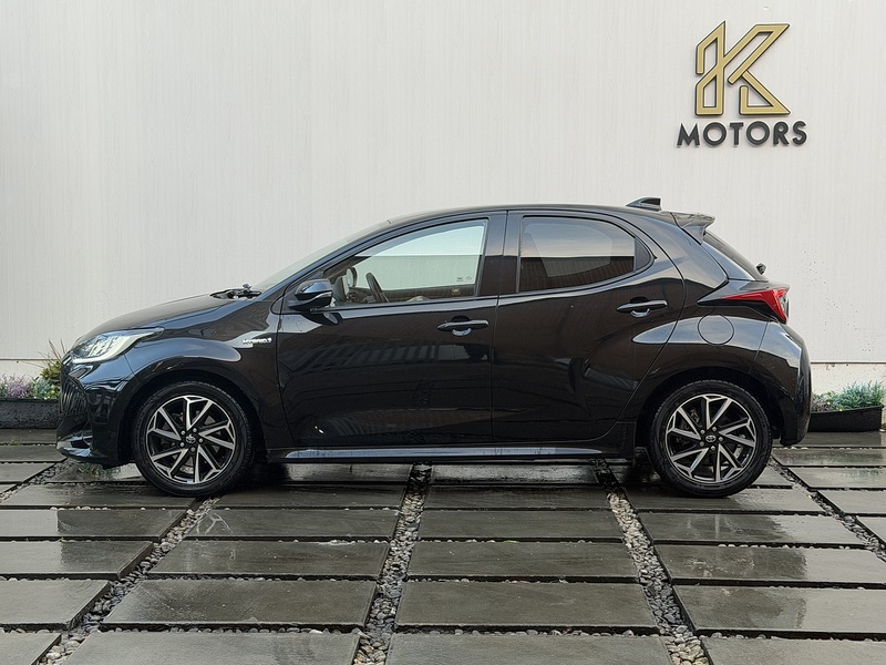 Toyota Yaris 1.5 VVT-h Design Hatchback 5dr Petrol Hybrid E-CVT Euro 6 (s/s) (116 ps) - U435