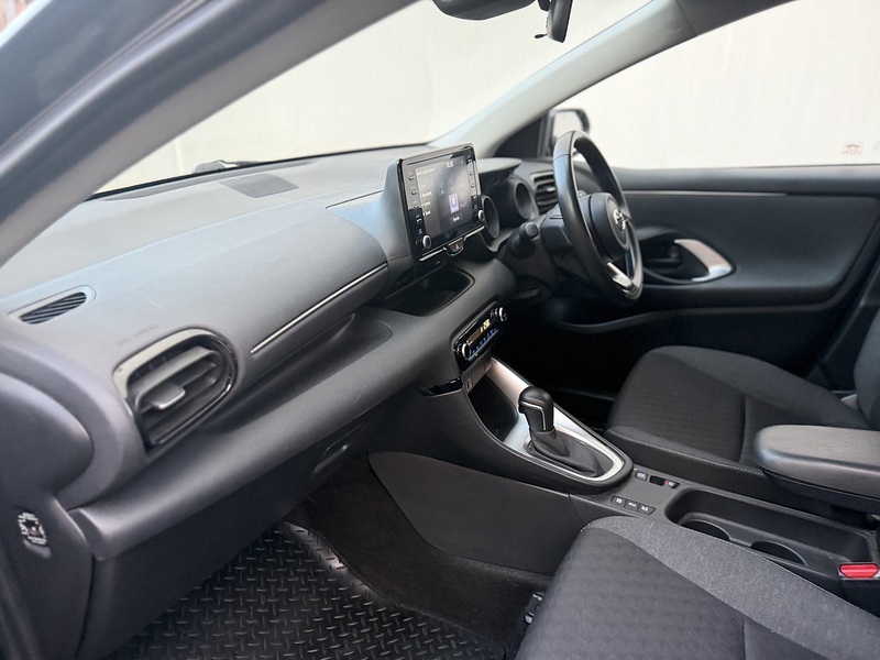 Toyota Yaris 1.5 VVT-h Design Hatchback 5dr Petrol Hybrid E-CVT Euro 6 (s/s) (116 ps) - U435