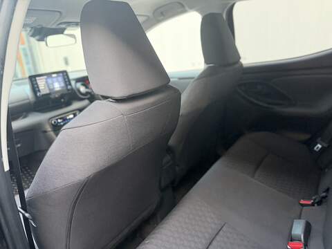 Toyota Yaris 1.5 VVT-h Design Hatchback 5dr Petrol Hybrid E-CVT Euro 6 (s/s) (116 ps) - U435