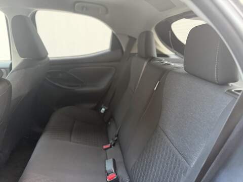 Toyota Yaris 1.5 VVT-h Design Hatchback 5dr Petrol Hybrid E-CVT Euro 6 (s/s) (116 ps) - U435