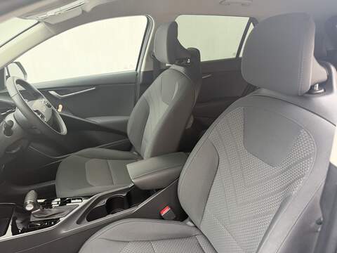 Kia Niro 1.6h GDi 2 SUV 5dr Petrol Hybrid DCT Euro 6 (s/s) (139 bhp) - U439