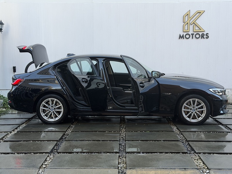 BMW 3 Series 2.0 330e 12kWh SE Pro Saloon 4dr Petrol Plug-in Hybrid Auto Euro 6 (s/s) (292 ps) - U442