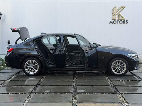 BMW 3 Series 2.0 330e 12kWh SE Pro Saloon 4dr Petrol Plug-in Hybrid Auto Euro 6 (s/s) (292 ps) - U442